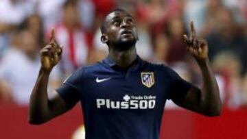 Jackson Martínez celebra su primer gol en La Liga