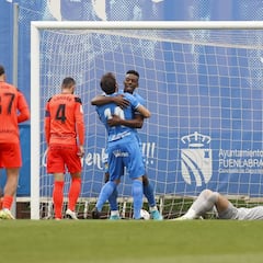 Un Málaga lamentable rehabilita al Fuenlabrada