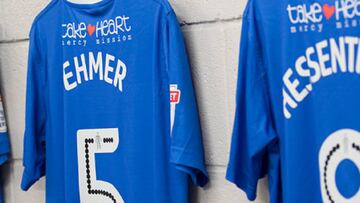 El utillero del Gillingham fue despedido porque se le olvidó llevar las camisetas al partido.