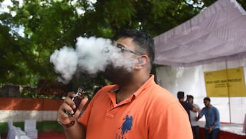 Se endurece la ley antitabaco: perímetro de seguridad de 15 metros y adiós a los vapers