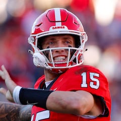 Why did Carson Beck withdraw from the 2025 NFL draft and commit to the Miami Hurricanes?