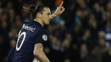 PAR26- PAR&Iacute;S (FRANCIA), 06/04/2016.- El jugador del Paris Saint Germain Zlatan Ibrahimovic celebra un gol ante el Manchester City hoy, mi&eacute;rcoles 6 de abril de 2016, durante un partido de cuartos de final de la Liga de Campeones de la UEFA en