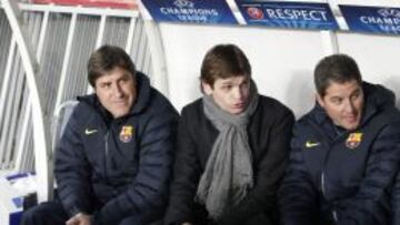 Jordi Roura, junto a Tito Vilanova, en el banquillo del Barcelona en el Parque de los Pr&iacute;ncipes.