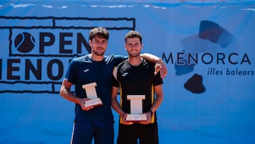 A la izquierda, Álex Martínez. A la derecha, Raul Branccacio, finalistas del Open.