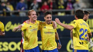 PARTIDO DE SEGUNDA DIVISION CADIZ - ALMERIA 2-1 GOL DE ALEX FERNANDEZ PIÑA