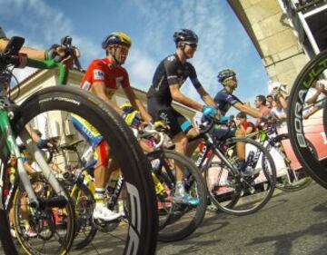 El pelotón, en la decimoséptima etapa de la Vuelta 2014, entre Ortigueira y A Coruña.