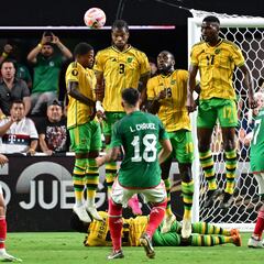 Luis Chávez vuelve a anotar golazo de tiro libre con Selección Mexicana