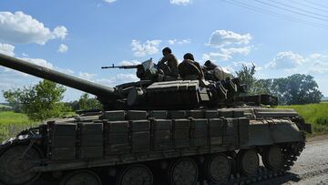 Imagen de un tanque durante la guerra de Ucrania. Madeleine Kelly / Zuma Press / ContactoPhoto