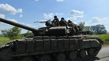 Imagen de un tanque durante la guerra de Ucrania. Madeleine Kelly / Zuma Press / ContactoPhoto