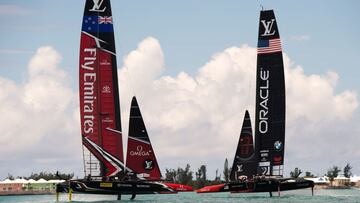 Imagen de una regata entre el Emirates Team New Zealandy el Oracle Team USA  en la 35 edici&oacute;n de la America&#039;s Cup, la Copa Am&eacute;rica de 2017, en Hamilton, Bermuda.