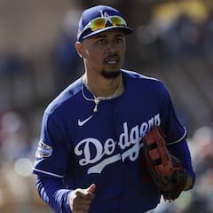 Coronavirus, ventaja imprevista para Red Sox en canje de Betts