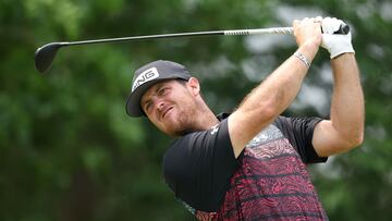 TULSA, OKLAHOMA - MAY 20: Mito Pereira of Chile plays his shot from the 17th tee during the second round of the 2022 PGA Championship at Southern Hills Country Club on May 20, 2022 in Tulsa, Oklahoma.   Christian Petersen/Getty Images/AFP
== FOR NEWSPAPERS, INTERNET, TELCOS & TELEVISION USE ONLY ==