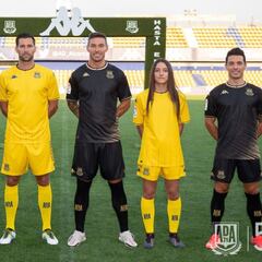 La AD Alcorcón presenta sus nuevas equipaciones para la temporada 2021/22