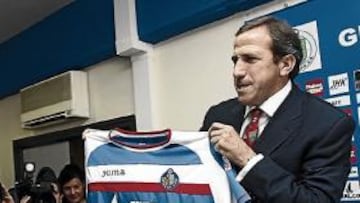 <b>EXPECTACIÓN. </b>Víctor Muñoz centró la atención de los medios con su presentación en el Coliséum.