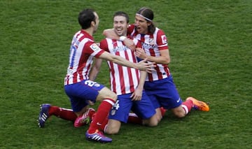 Gabi celebra su gol al Real Madrid con Juanfran y Filipe.