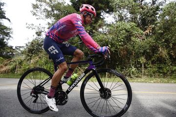 Rigoberto Urán se mostró feliz por su regreso a los entrenamientos en carretera. El ciclista colombiano empieza a pensar en el Tour de Francia donde será uno de los líderes del EF Education First