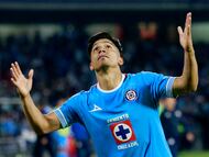 Soccer Football - CONCACAF Champions Cup - Semi Final - Second Leg - Cruz Azul v Tigres UANL - Estadio Olimpico Universitario, Mexico City, Mexico - May 1, 2025 Cruz Azul's Angel Sepulveda celebrates scoring their first goal REUTERS/Henry Romero