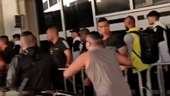 A Flamengo no le perdonan su derrota en Chile y así los recibieron sus hinchas en Brasil: Palestino provoca una crisis