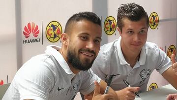 El mediocampista americanista estuvo presente en una firma de autógrafos de la compañía China Huawei y lamentó la salida de Ricardo Peláez.