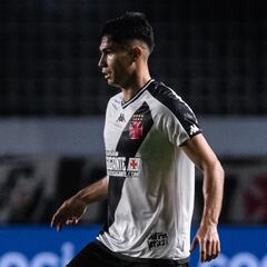 Un chileno es criticado en Brasil y su DT sale al paso: “Hizo un partido brutal”