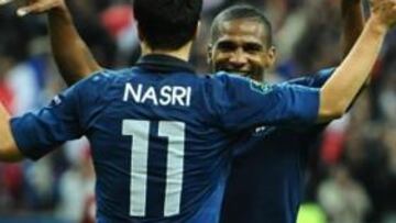 Francia gana y se jugará el pase directo ante Bosnia