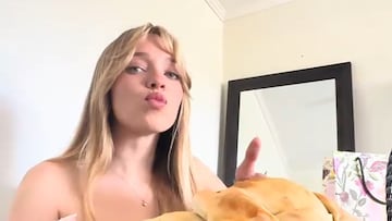 Estadounidense prueba algunos de los alimentos más queridos por los chilenos y su reacción enamora a todos