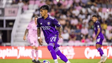 El atacante uruguayo reconoció que recientemente en su entorno hubo acercamientos por parte del conjunto inglés de la Premier League.