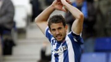 El delantero uruguayo del Espanyol Christian Stuani celebra la consecuci&oacute;n del segundo gol del equipo ante la Real Sociedad.