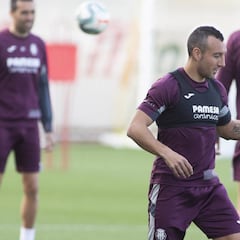 El Villarreal acuerda una rebaja salarial con su plantilla y evita
un ERTE a sus trabajadores