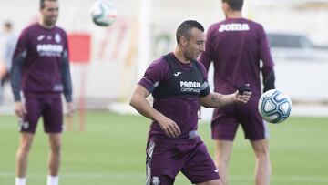 El Villarreal acuerda una rebaja salarial con su plantilla y evita
un ERTE a sus trabajadores