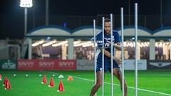 Neymar takes a giant step on his journey to full activity