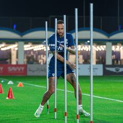 New training photos show Neymar’s injury recovery