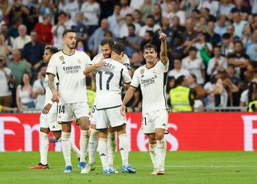 El delantero malagueño dedica su gol a una persona especial en su vida.