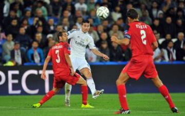 El Real Madrid ganó 2-0 al Sevilla en Cardiff con doblete de Cristiano Ronaldo. James fue cambiado por Isco en el minuto 72.  