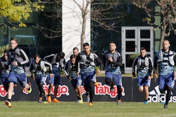 Buenos Aires 24 Mayo 2018, Argentina
Entrenamiento de la Seleccin argentina en el Predio de la AFA.
Biglia, Otamendi, Rojo, Mascherano y Lo Celso
Foto Ortiz Gustavo
