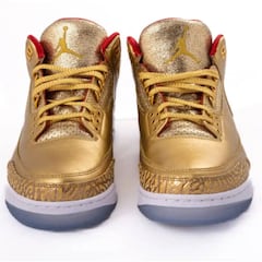 Un hombre encuentra un modelo de Nike Jordan muy limitado en un contenedor y las vende por 50.000 dólares: “Es un verdadero misterio”