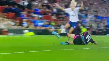 La viral entrada de Bonucci a una futbolista en un partido benéfico