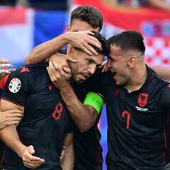 Gjasula, el héroe de Hamburgo: “Todos deberíamos llevar casco”