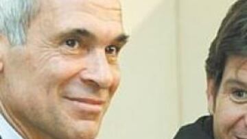 <b>VOLVIÓ. </b>Héctor Cúper compareció junto a Mateo Alemany como nuevo técnico del Mallorca.