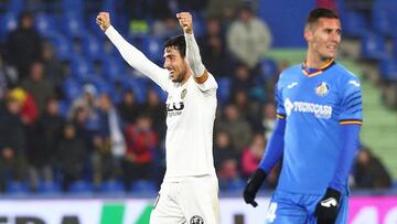 Parejo celebra su gol de penalti.