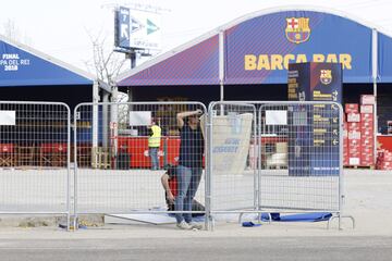 Ya están preparadas las Fan zones del Sevilla y Barça