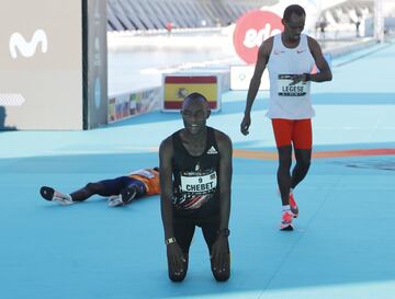 El keniano ganó en Valencia dejando el crono en 2h:3'. Mejor marca en Valencia.