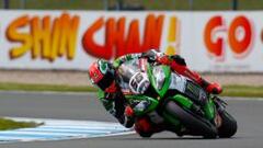 Tom Sykes fue el más rápido el primer día en Donington
