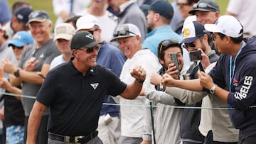 Un espectador se encara con Mickelson en el US Open