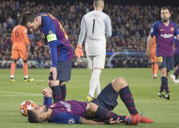 Con empate a cero, el jugador uruguayo cayó dentro del área tras una entrada del belga Denayer. El árbitro pitó penalti y el Barcelona se adelantó en el marcador.