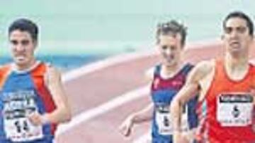 Ruiz (izq.) bate a Casado.