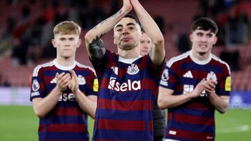 La despedida como leyenda de la afición de Newcastle a Almirón