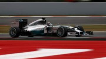 Lewis Hamilton se volvi&oacute; a llevar la pole en Barcelona.