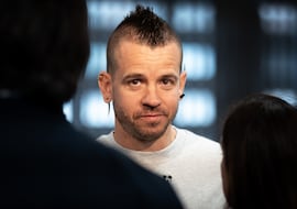 Dabiz Muñoz presenta su “hamburguesa de Navidad” y las redes dictan sentencia: “El despropósito definitivo”