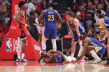 En los minutos finales del primer cuarto del encuentro , en la lucha pro un rebote, Butler quedó encima de Amen Thompson cayendo totalmente desequilibrado y dándose un golpe tremendo en la pelvis. El escolta se marchó para no volver.